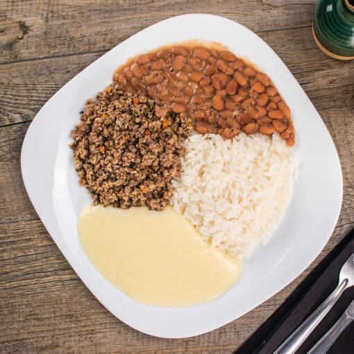 Arroz, feijão e carne moída e purê de batata - VIPfood